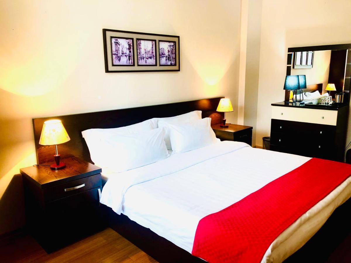 Hotel Aisi Batumi Kültér fotó