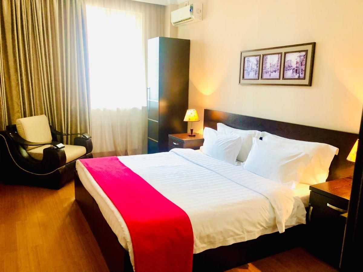 Hotel Aisi Batumi Kültér fotó