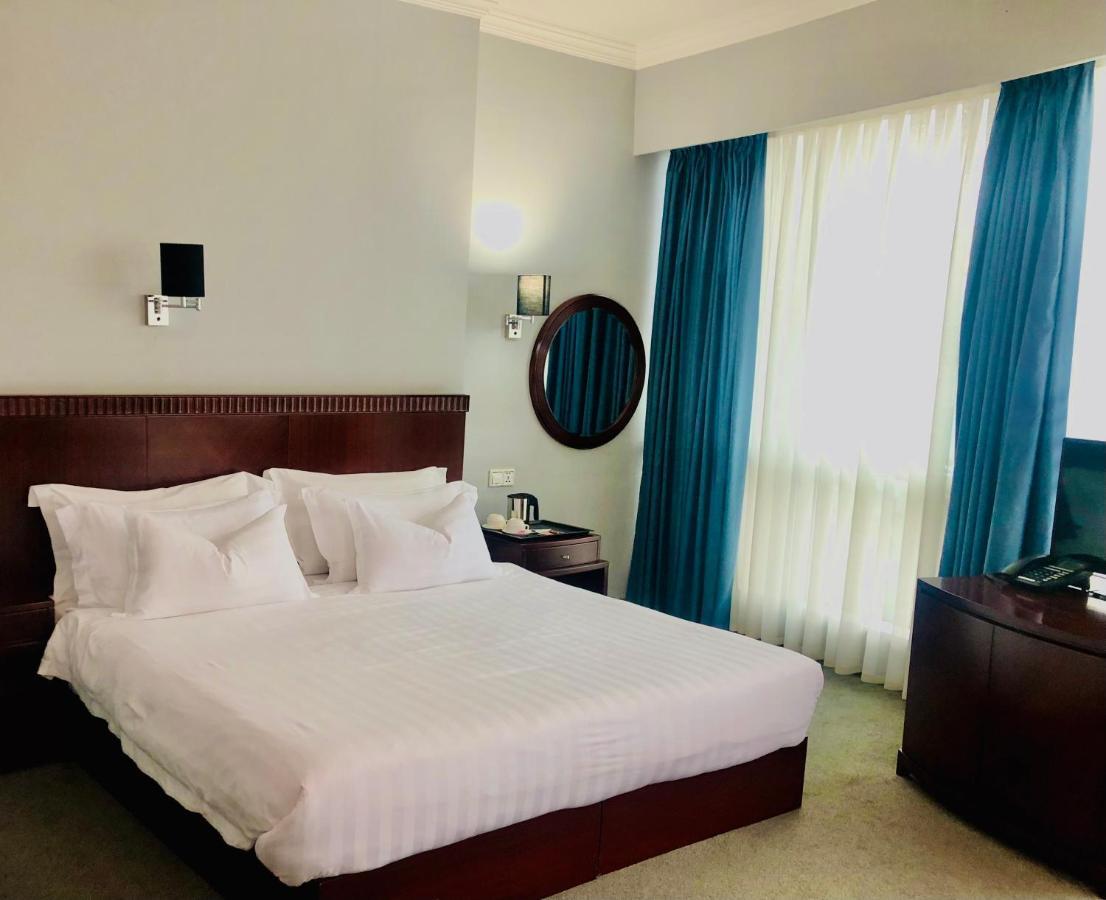 Hotel Aisi Batumi Kültér fotó