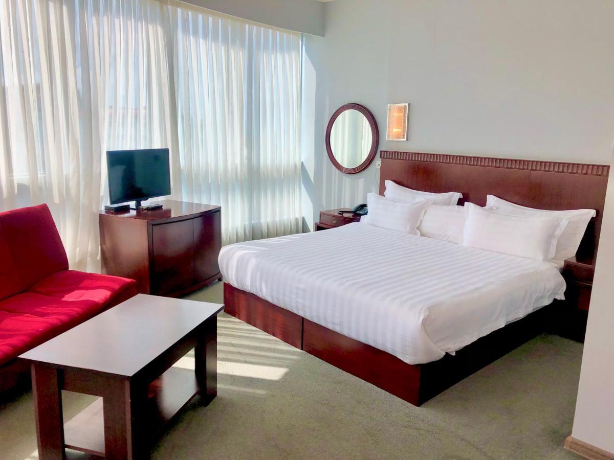 Hotel Aisi Batumi Kültér fotó