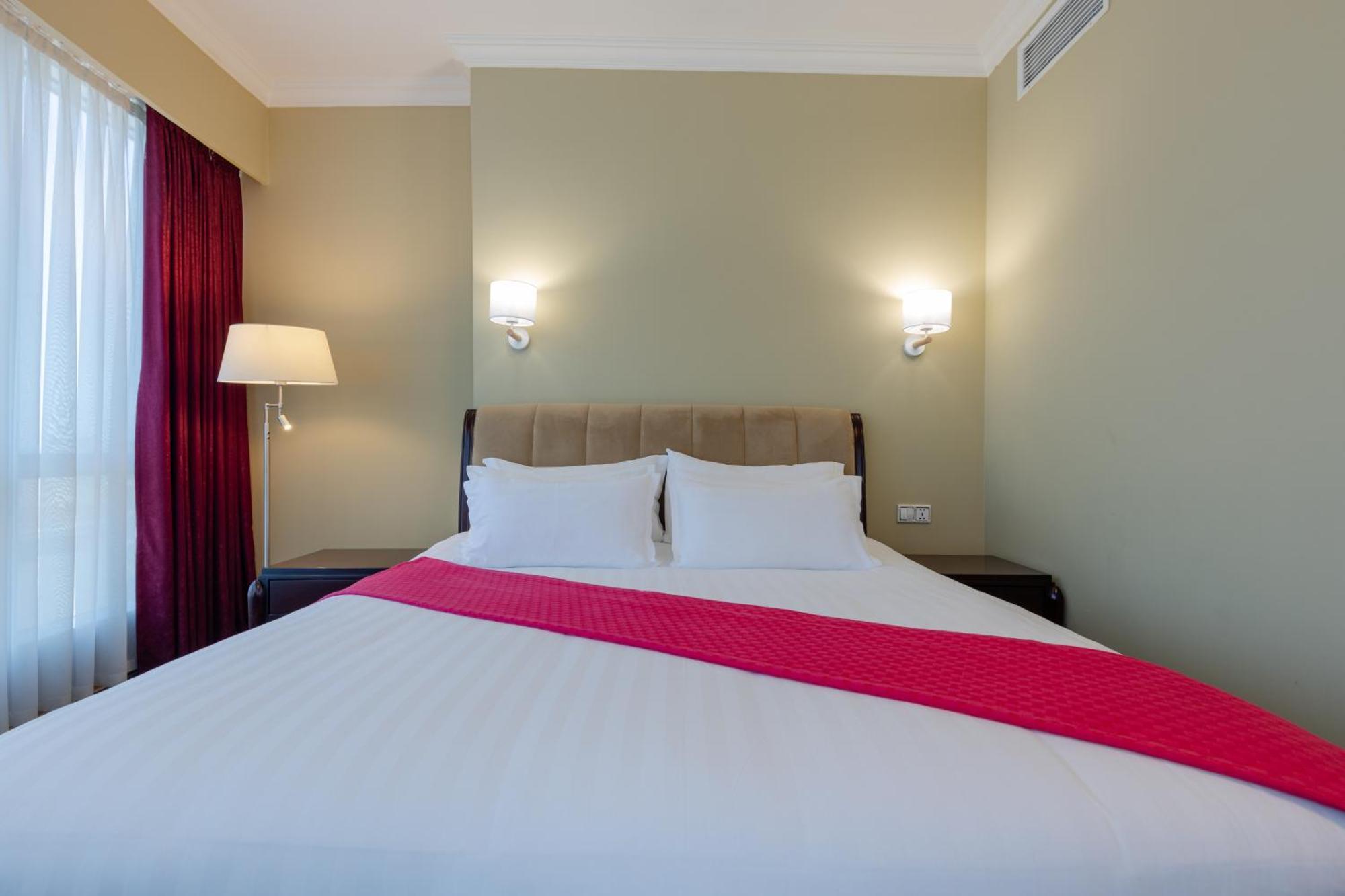 Hotel Aisi Batumi Kültér fotó