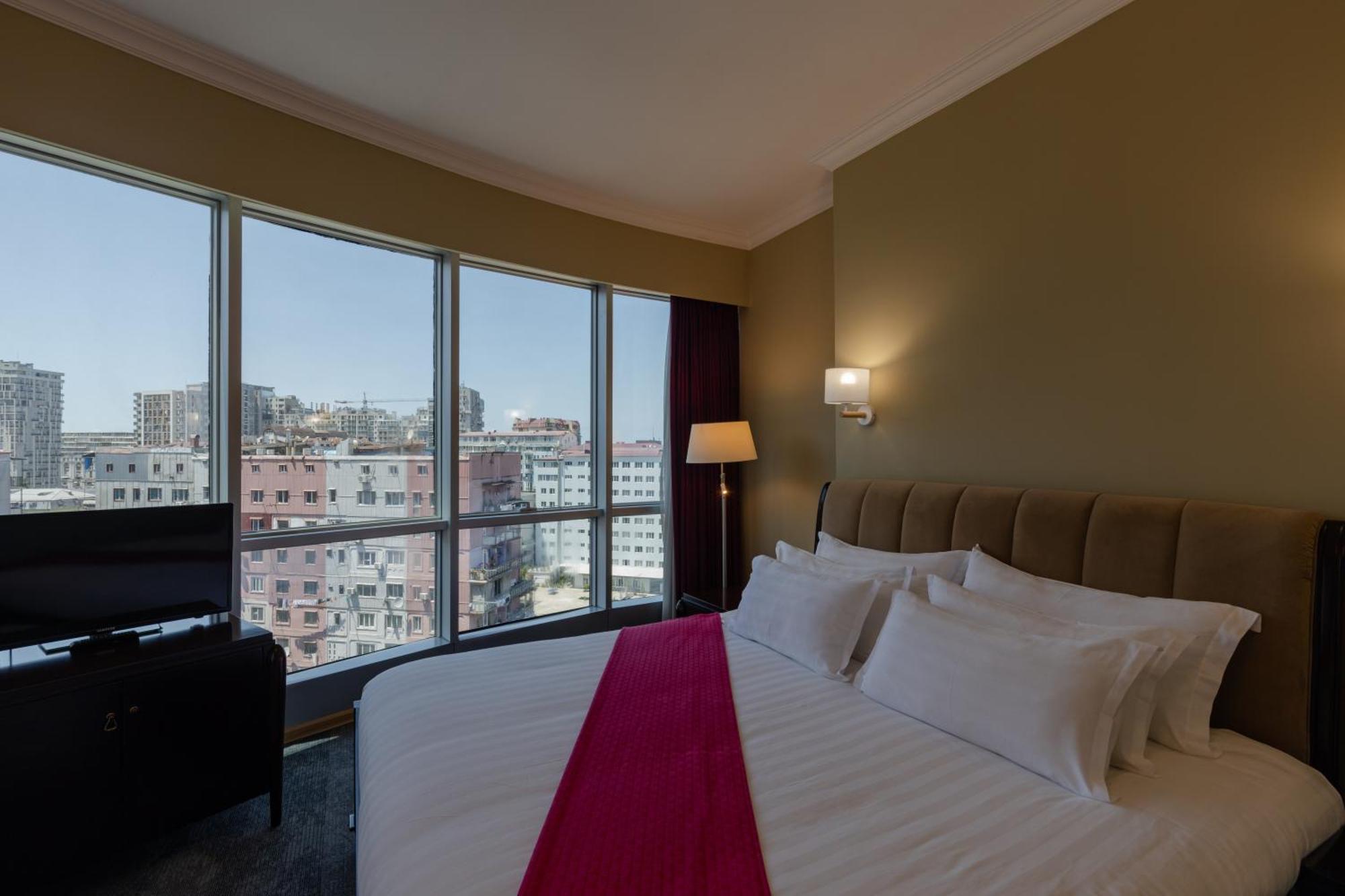 Hotel Aisi Batumi Kültér fotó
