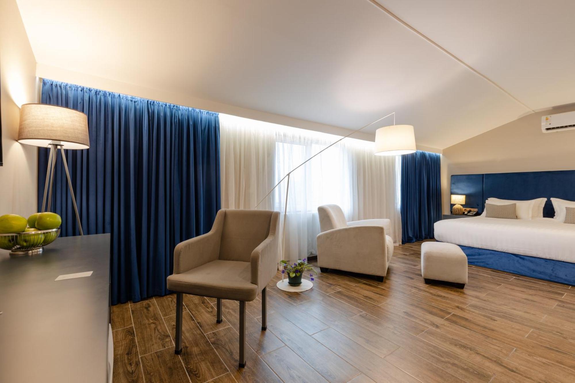 Hotel Aisi Batumi Kültér fotó