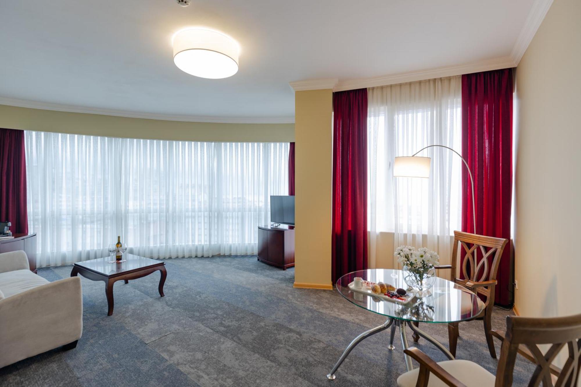 Hotel Aisi Batumi Kültér fotó