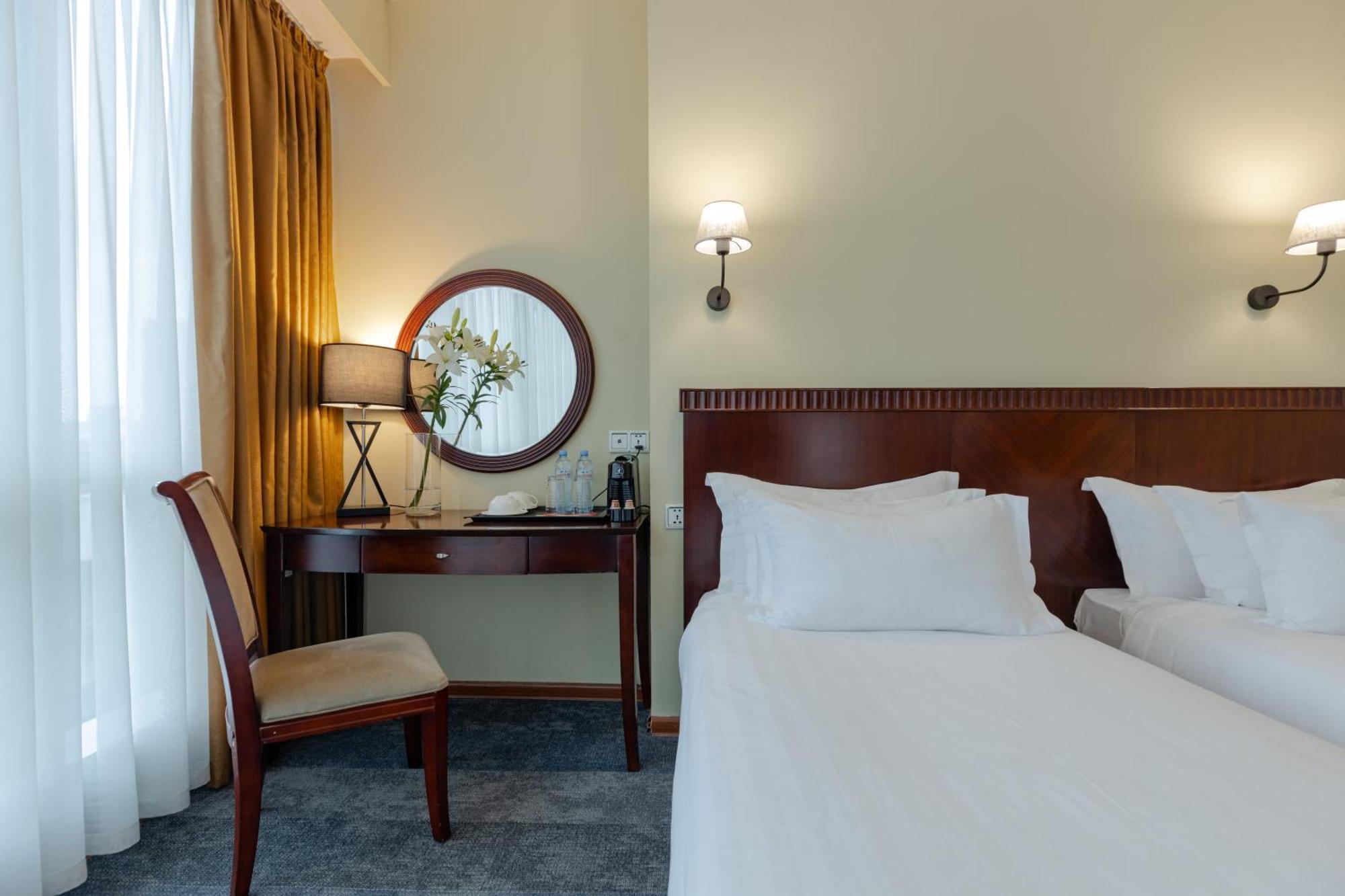 Hotel Aisi Batumi Kültér fotó
