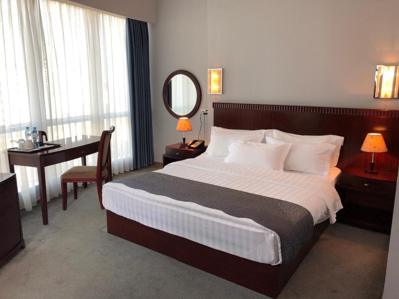 Hotel Aisi Batumi Kültér fotó