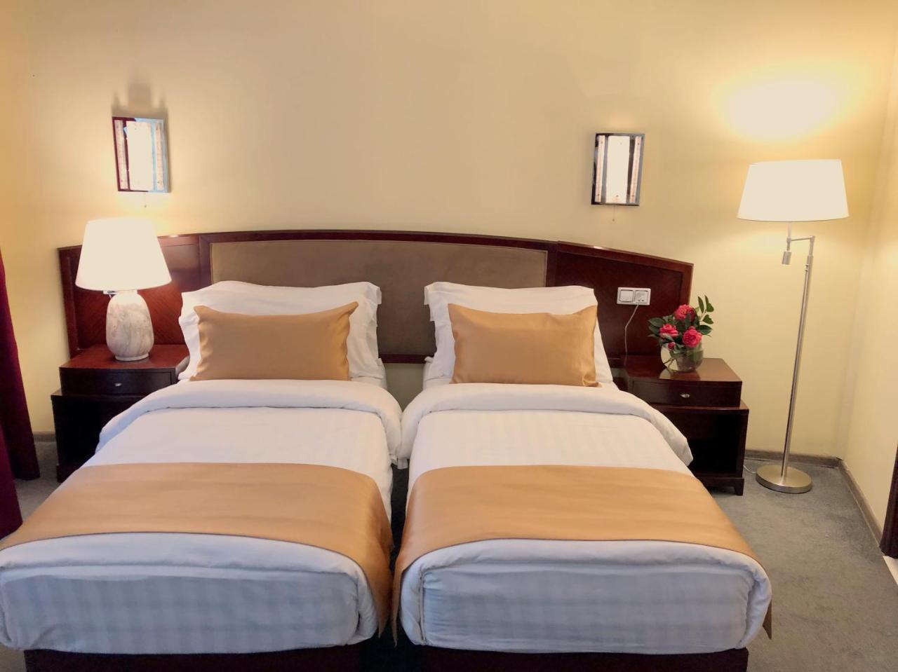 Hotel Aisi Batumi Kültér fotó