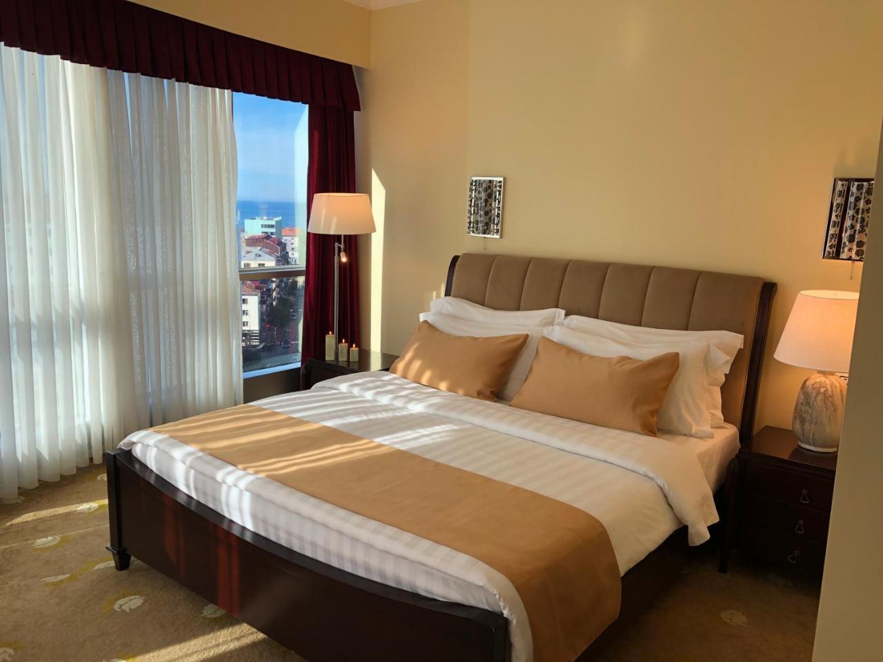 Hotel Aisi Batumi Kültér fotó
