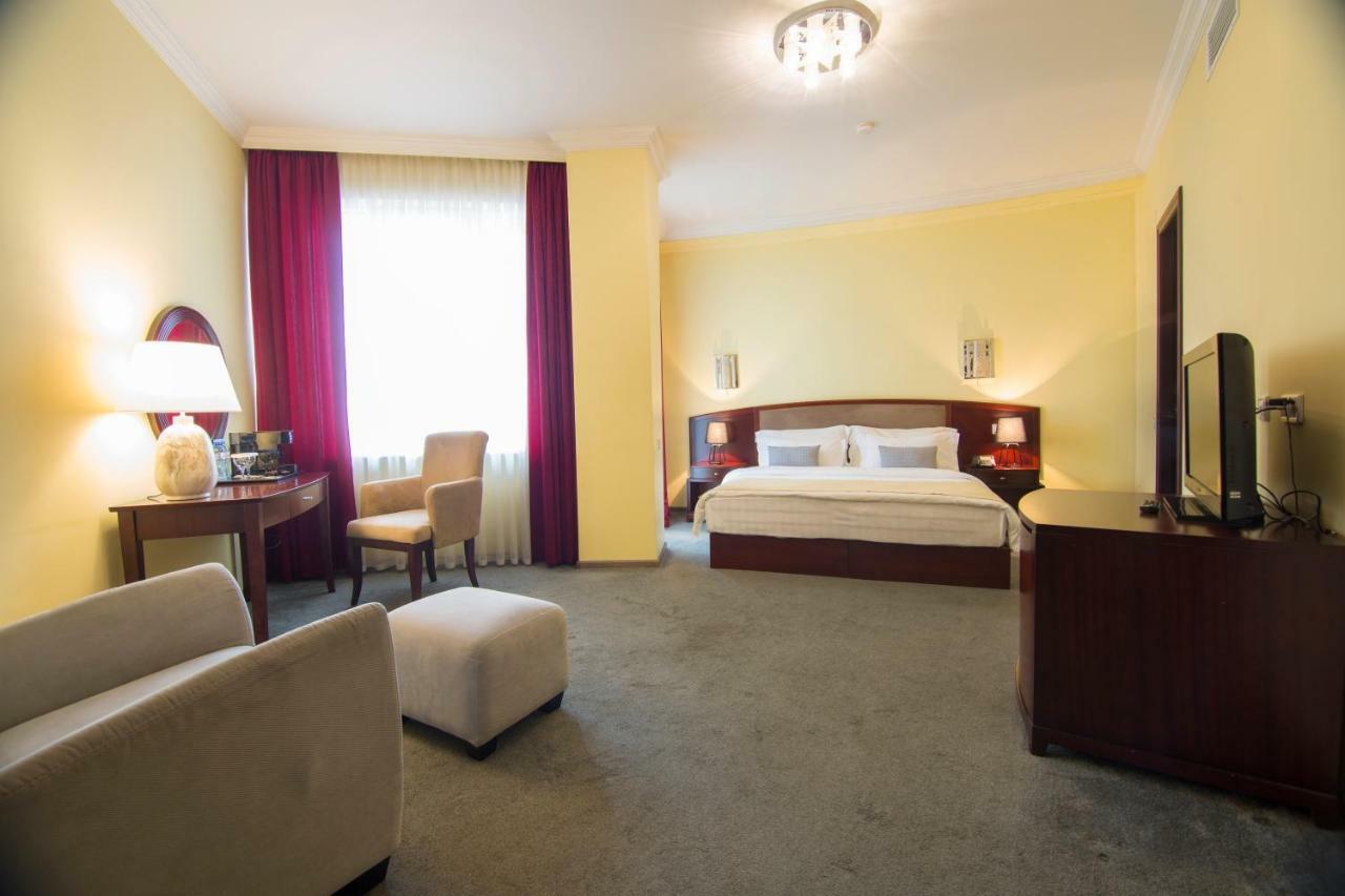 Hotel Aisi Batumi Kültér fotó