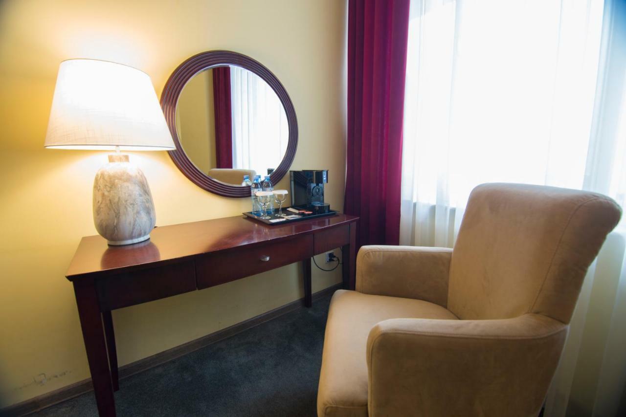 Hotel Aisi Batumi Kültér fotó