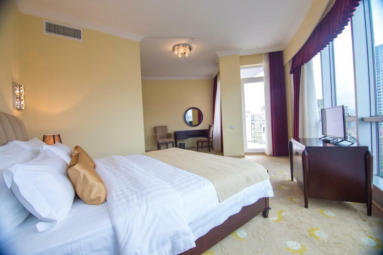 Hotel Aisi Batumi Kültér fotó