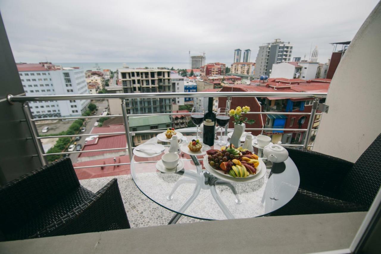 Hotel Aisi Batumi Kültér fotó